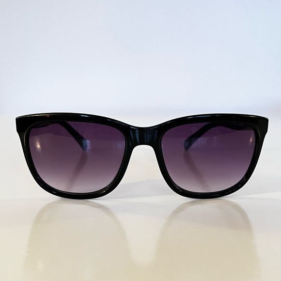 Designer Sunglasses - Picture 14 of 16